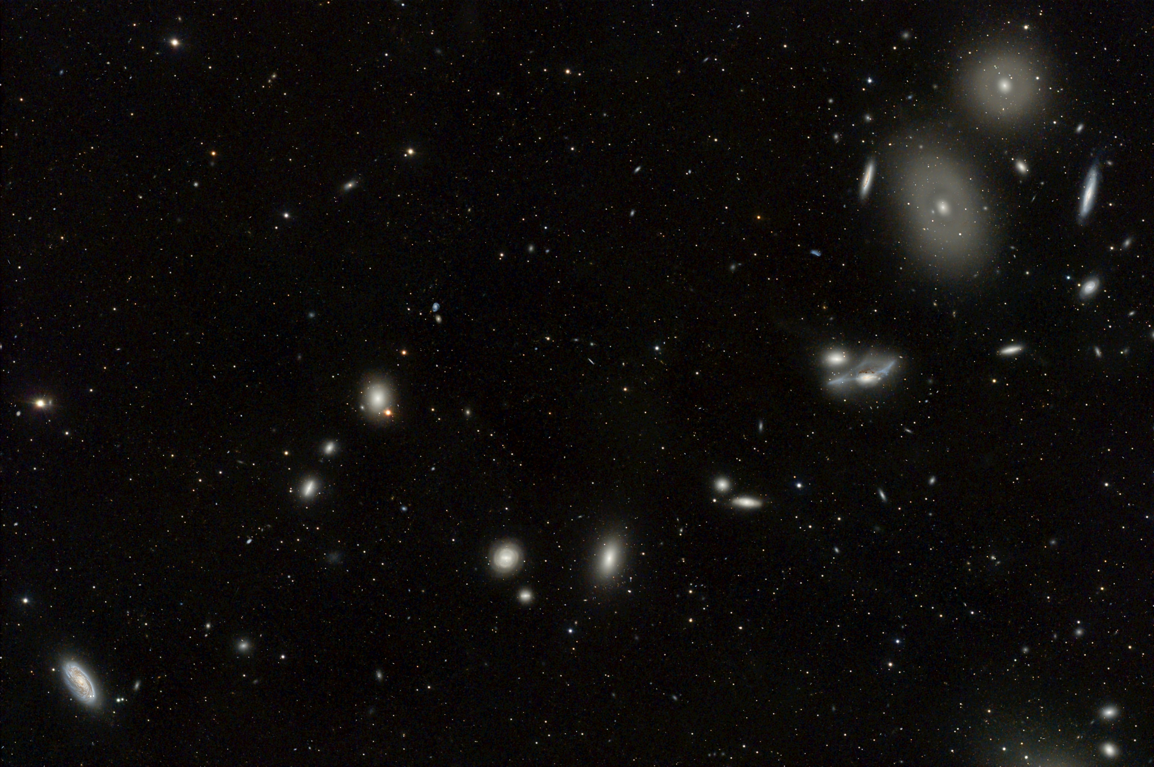 Markarian's Chain - M86 & M84 + >12 galaxies